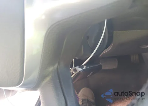 2014 Ford Focus Titanium z USA, uszkodzony, nr VIN 1FADP3N26EL330178